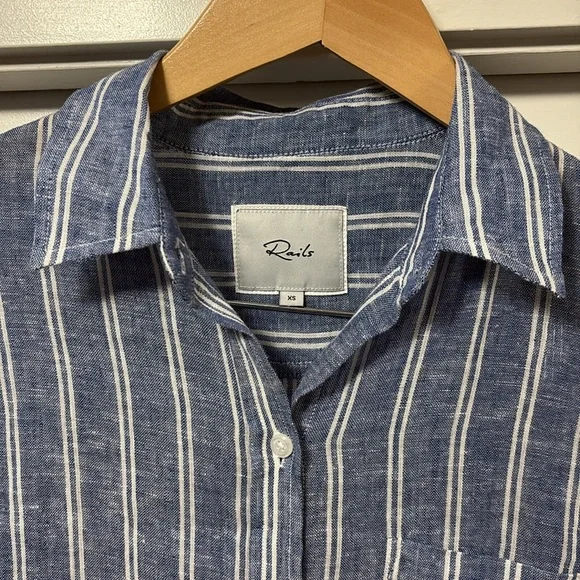 Rails Linen blend button up - Picture 2 of 8
